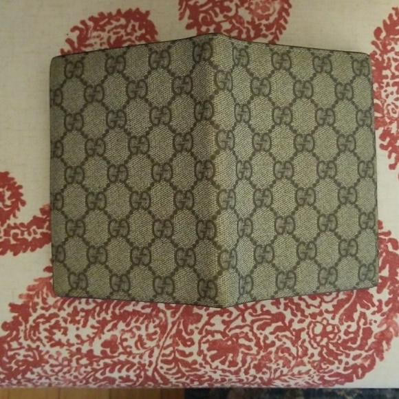 🔴🔴SOLD Authentic Gucci Wallet/Cardholder - Picture 2 of 8
